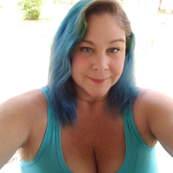 Meet your Posher, Jennifer - Picture 5 of 15